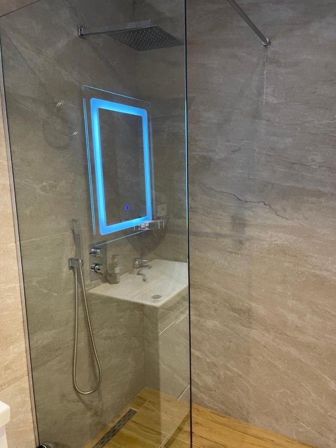 Bujtina Apsus Hotel *