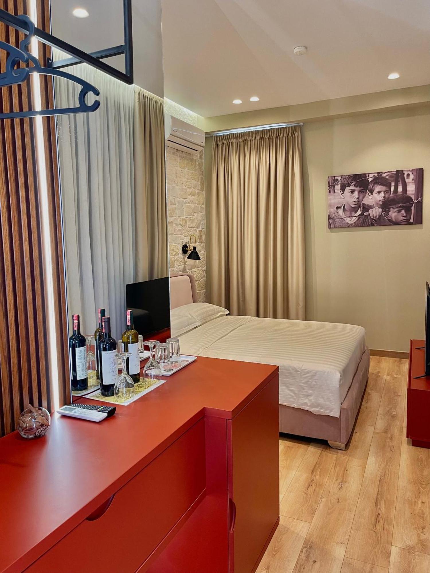 Bujtina Apsus Hotel